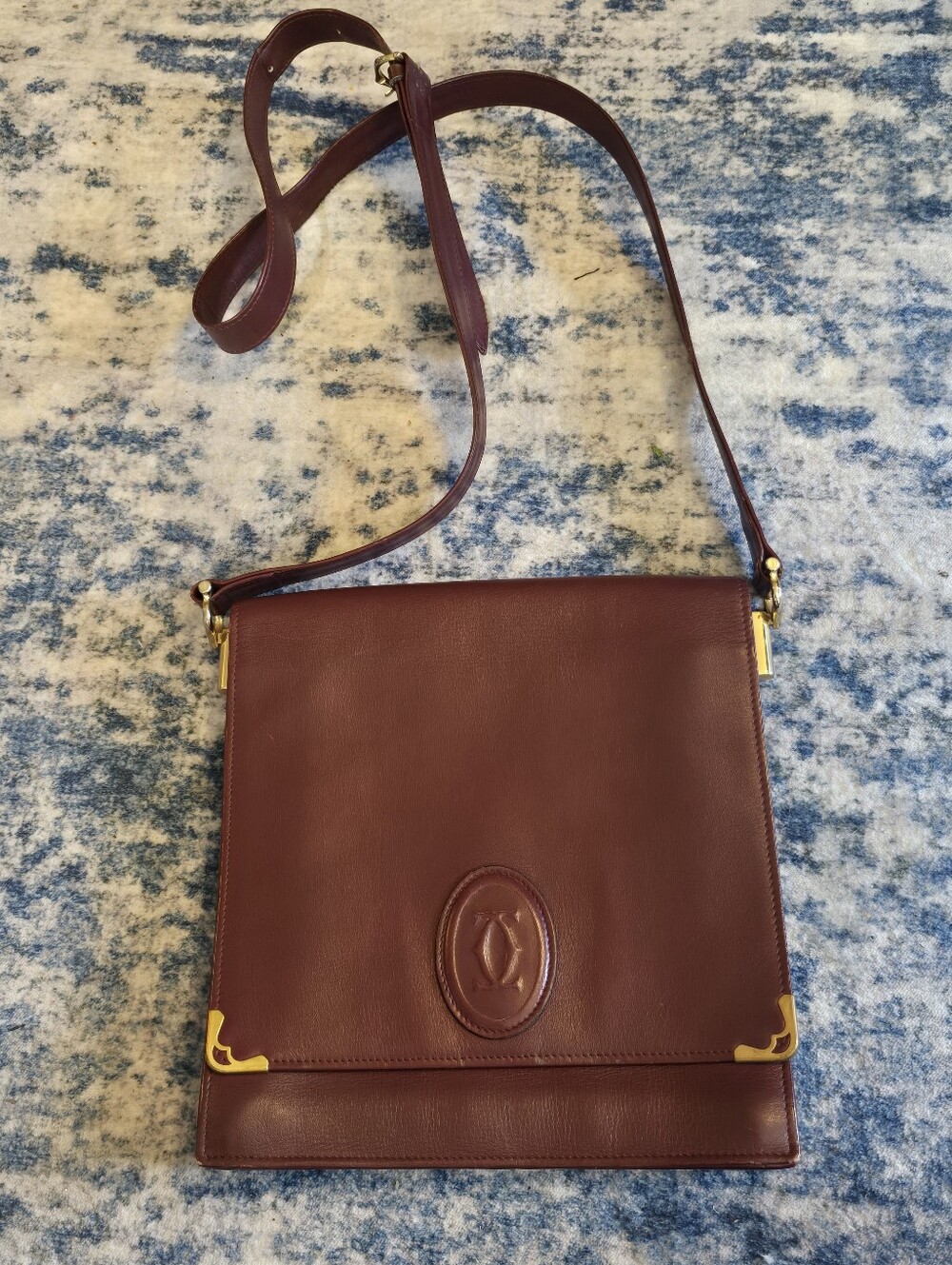 Vintage Cartier Must Line Bordeaux Burgundy Leather Shoulder Bag Gold Hareware